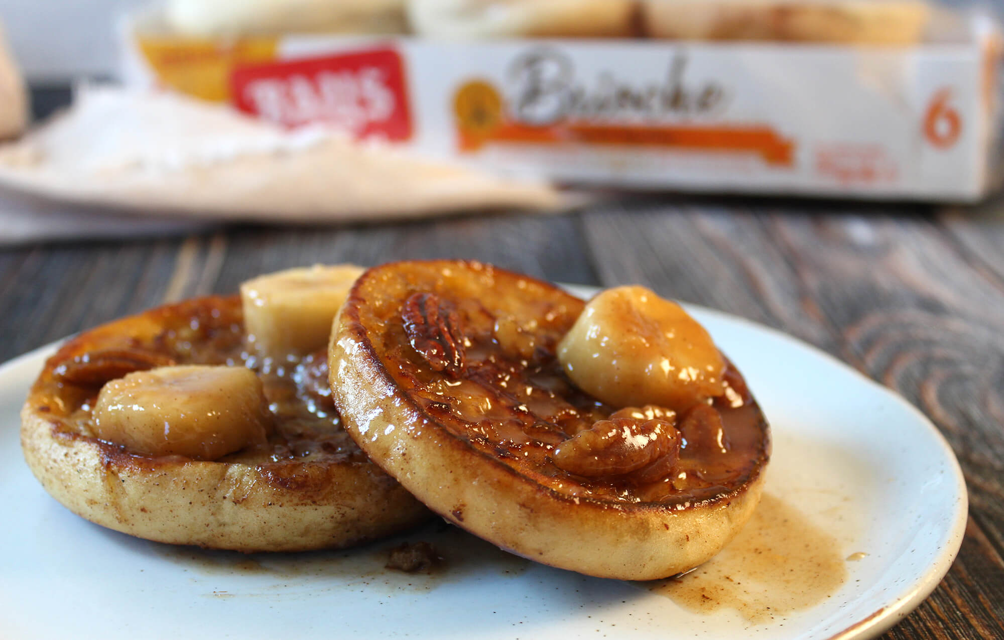 GOLDEN TOASTED BAYS WITH FRUIT AND GLAZE