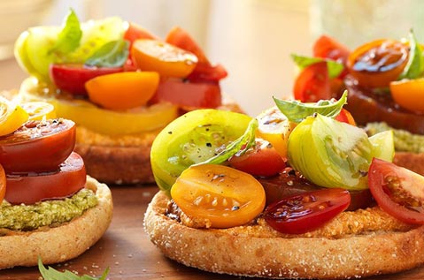 FRESH HEIRLOOM TOMATO TARTLETS