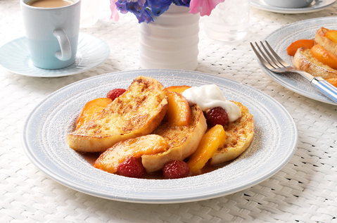 HALVED BAYS ON A PLATE WITH FRUIT