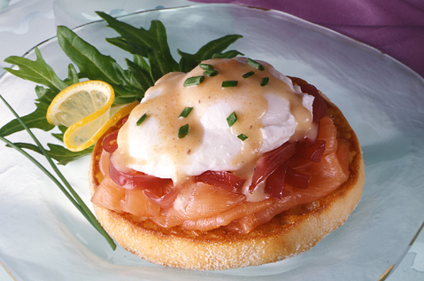 SMOKED SALMON BENEDICT